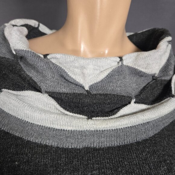 Y2K Gray Belted Sweater Size S Silver Oval Buckle Retro Mod Cowl Neck Fitted - Picture 4 of 10